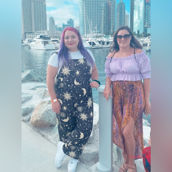 SUN & MOON OVERALLS FROM SHEIN size 2x black with yellow suns jumpsuit - Picture 4 of 4